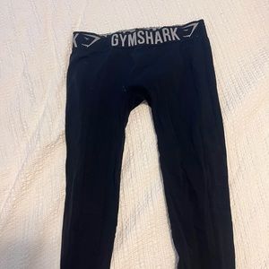 Gym shark leggings